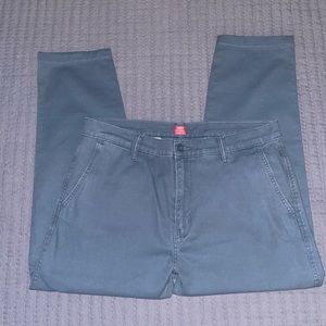 Men’s Levi blue khakis
